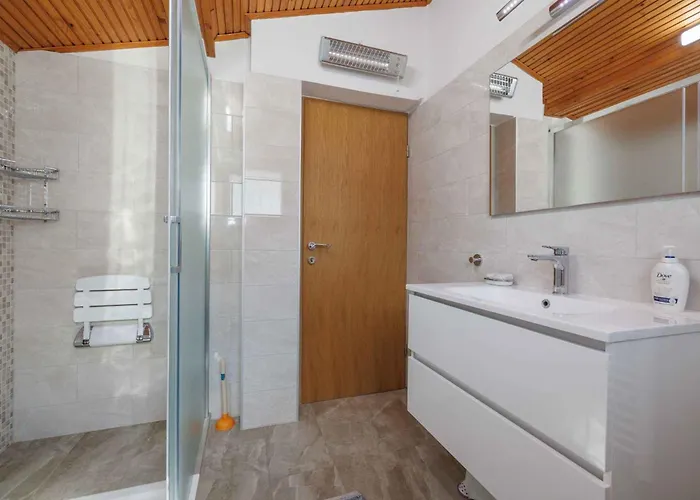 Near In Krk-insel Krk 54916 Apartament *